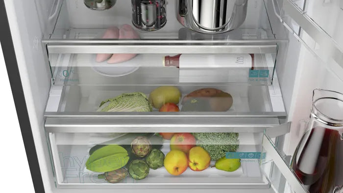 iQ500 Køle-/fryseskab 203 x 70 cm Sort stål med antifingerprint, Total noFrost - KG49NAXCF