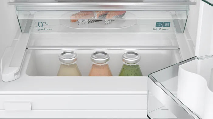 iQ500 Køleskab til underbygning 82 x 59.8 cm fladhængsel med dæmpet lukning (soft close) - KU21RADE0