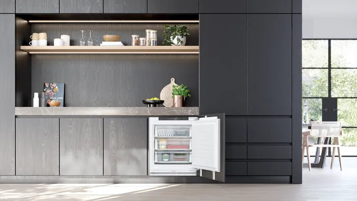 iQ500 Fryser til under underbygning 82 x 59.8 cm fladhængsel med dæmpet lukning (soft close) - GU21NADE0