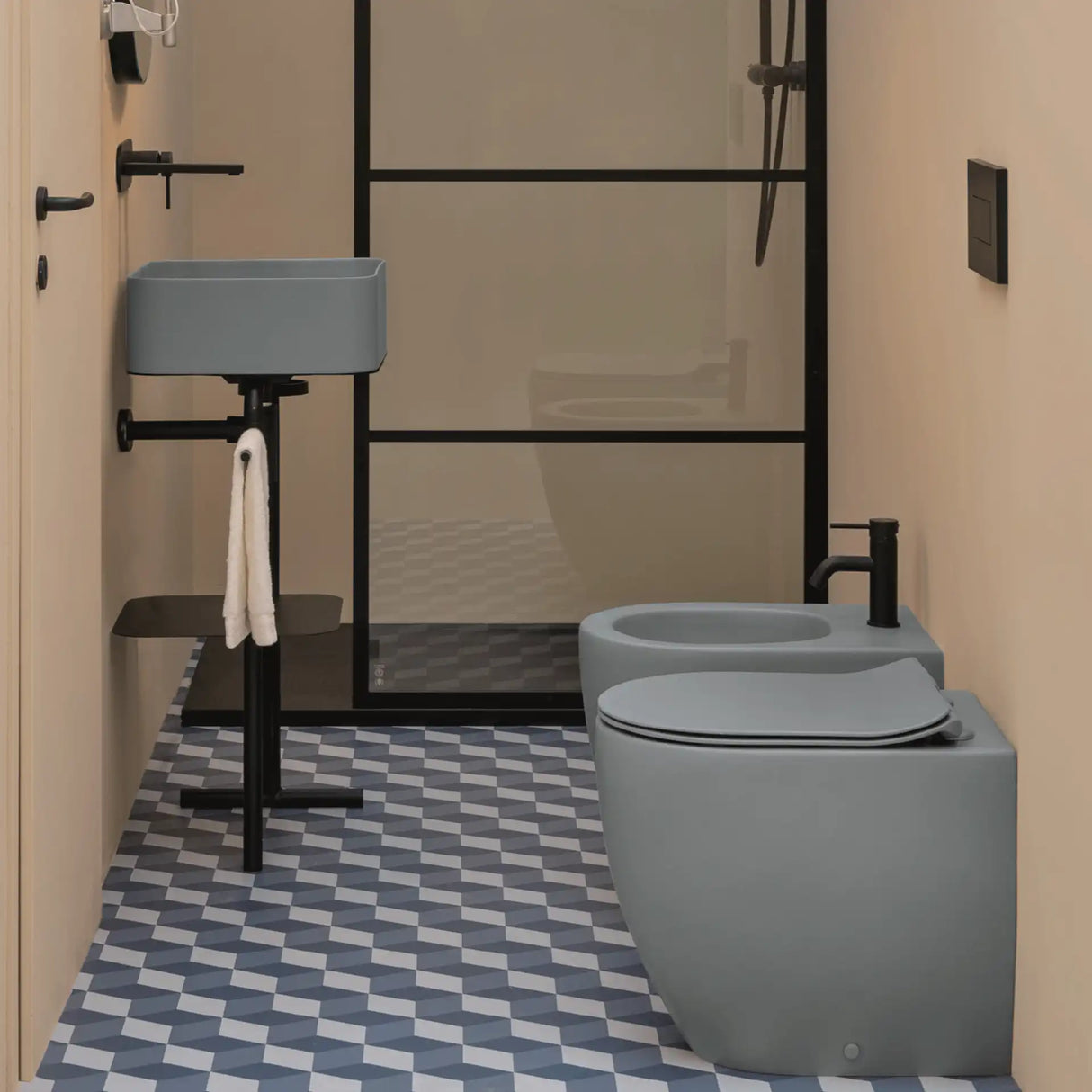 GLOMP RIMLESS BTW GULVSTÅENDE TOILET U/CISTERNE, MATGRÅ