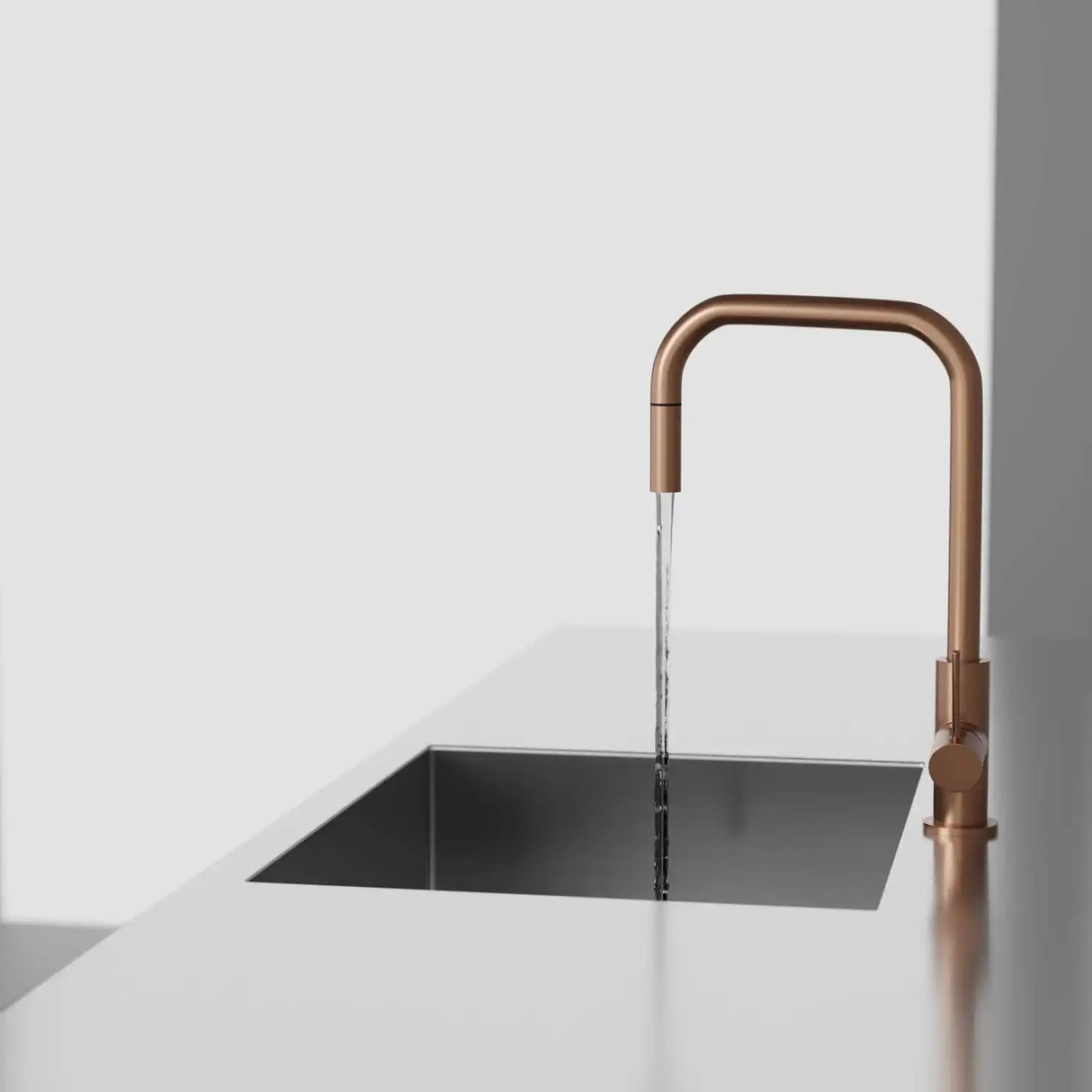 PRIMY STEEL ACCENT SQUARE KØKKENARMATUR, AMBER