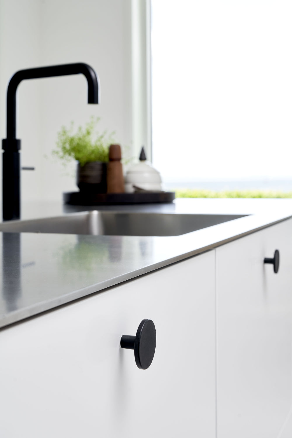 Furnipart Plato OceanIX greb Indfarvet sort Ø42,1mm