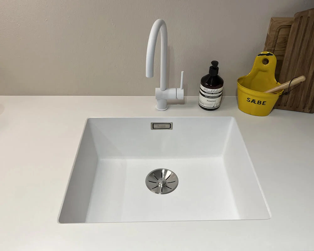 BASIC+ Bianco 22 Mat Komposit bordplade på mål