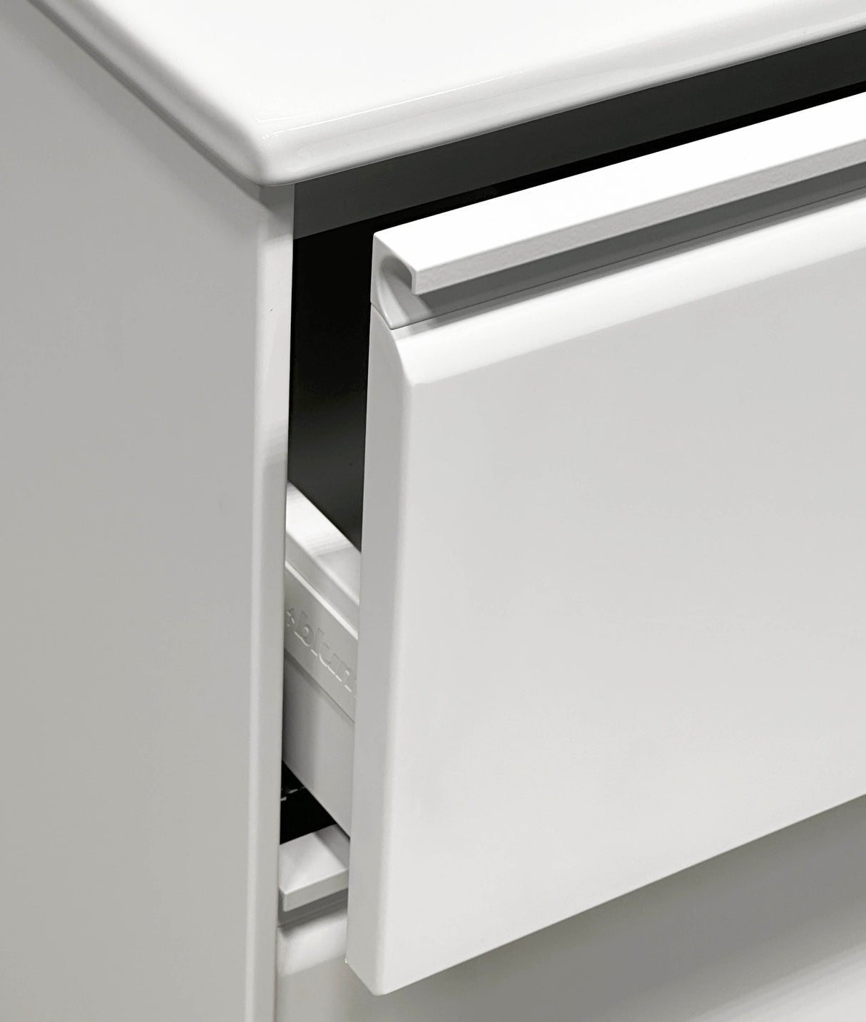 Nordskab badsæt i Mat hvid - bredde 80 cm med Solid Surface badborplade