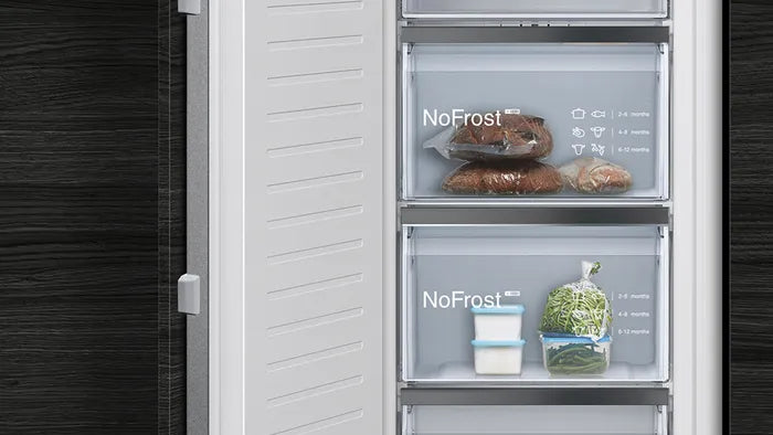 iQ500 Integrerbar fryser 177.2 x 55.8 cm fladhængsel med dæmpet lukning (soft close) - GI81NSCE0