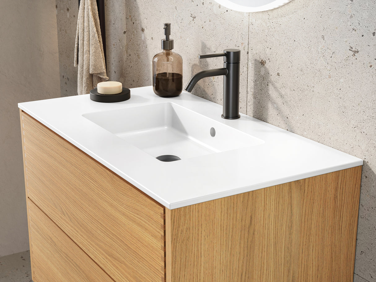 Nordic snedker vaskeskab i lakeret natur eg med Reno solid surface badbordplade i bredde 80 cm med hanehul