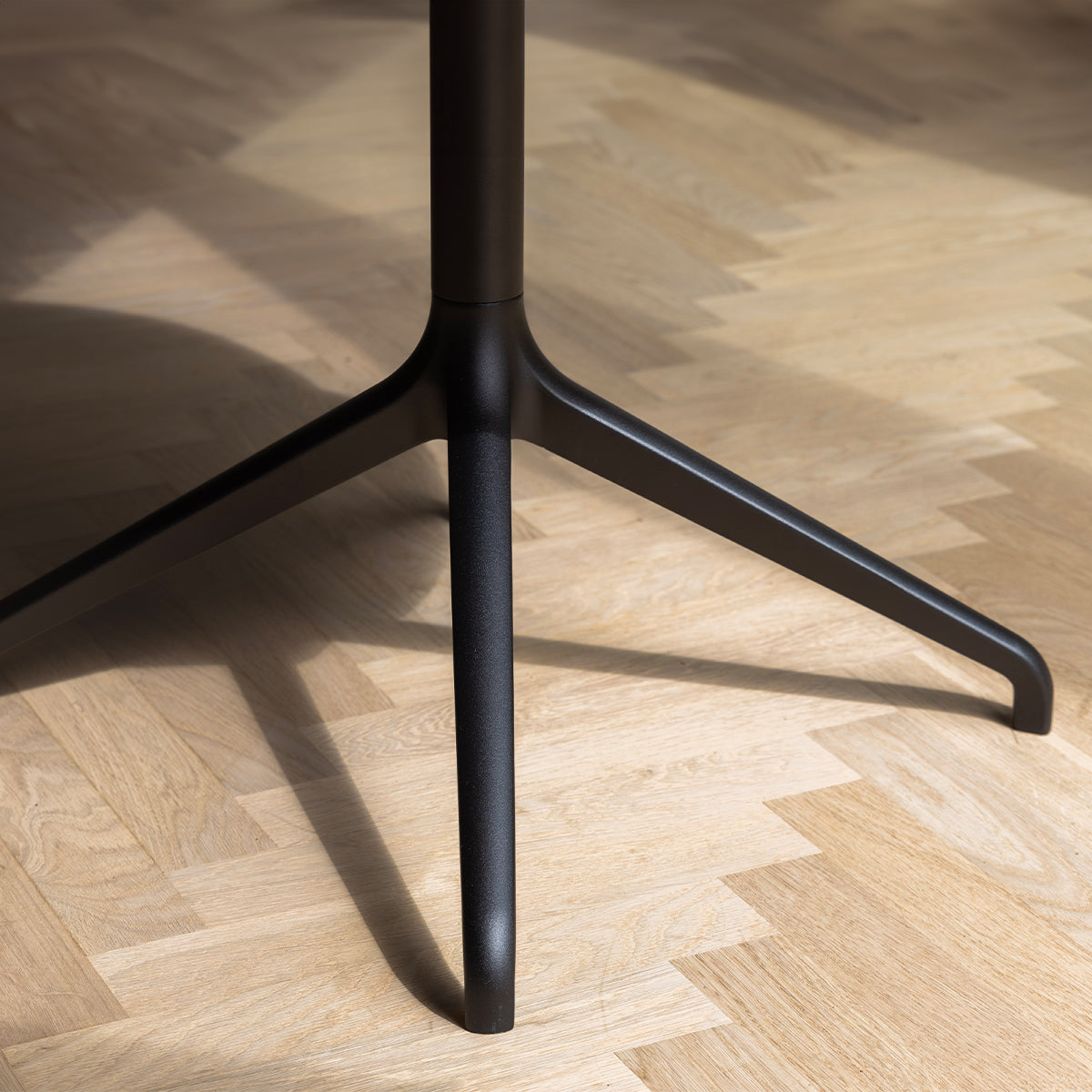 Chair no. One S1 Black Swivel - Terra Black