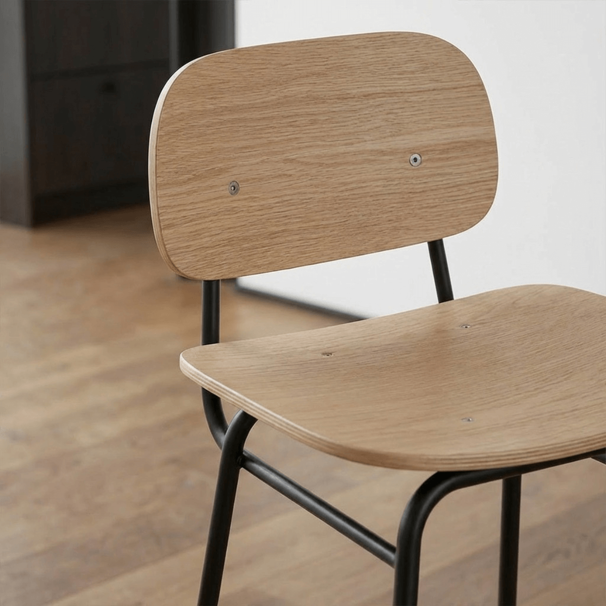 Frame Bar Stool - With backrest and Natural Oak - 73 cm.