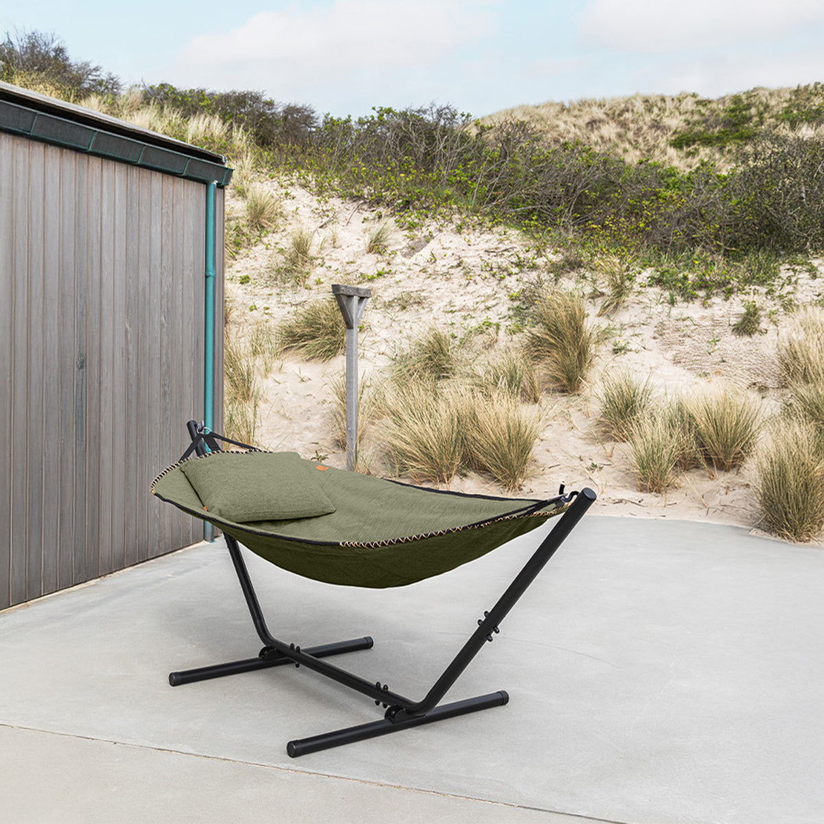 Cobana Hammock Olive - Black Frame