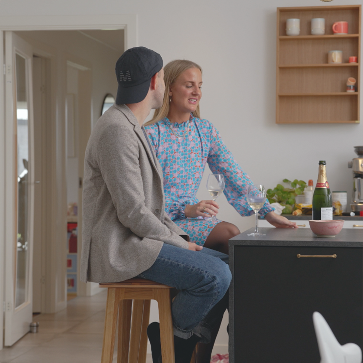 Nordic Bar Stool - Oak with stitches - Terra Safari - 73 cm