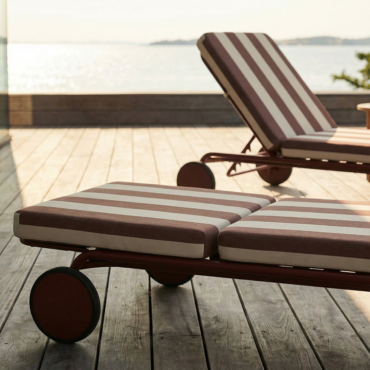 Mollis Sunbed - Renesse Chestnut