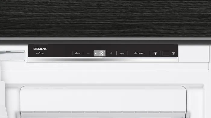 iQ700 Integrerbar fryser 177.2 x 55.8 cm fladhængsel med dæmpet lukning (soft close) - GI81NHNE0