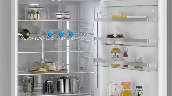 iQ500 Køle-/fryseskab 203 x 70 cm Fingeraftrykafvisende børstet stål , Total noFrost - KG49NAICT