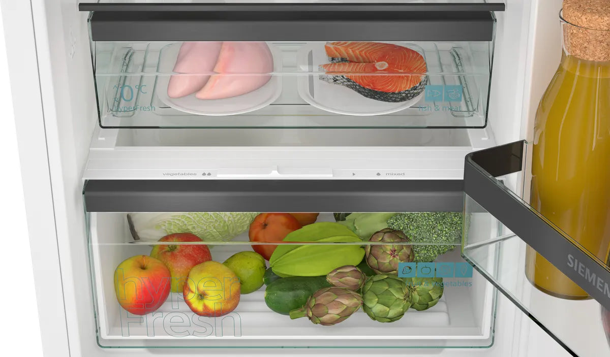 Integrerbart køle-/fryseskab 193.5 x 55.8 cm fladhængsel - Siemens iQ300 - KI96NSFD0