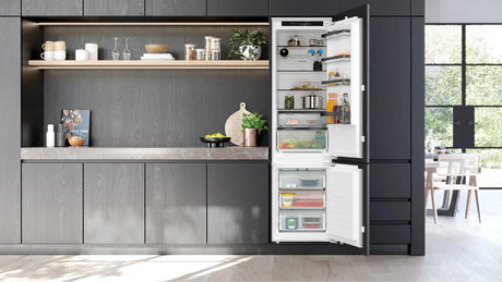 Integrerbart køle-/fryseskab 193.5 x 55.8 cm fladhængsel - Siemens iQ300 - KI96NSFD0