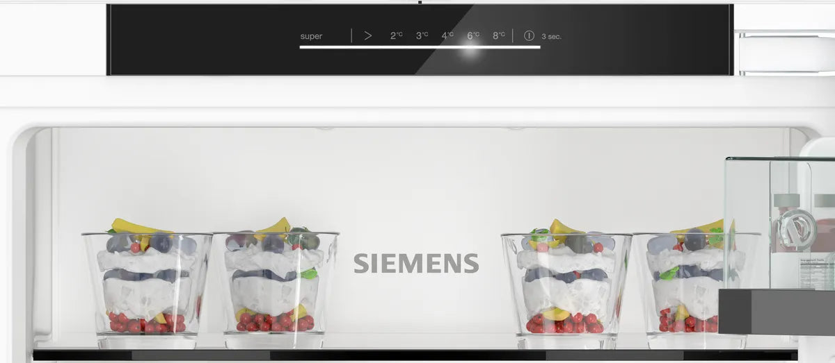 Integrerbart køleskab 122.5 x 56 cm fladhængsel med dæmpet lukning (soft close) - Siemens iQ500 - KI41RSDD1