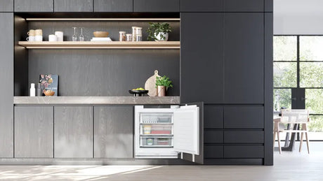 iQ500 Fryser til under underbygning 82 x 59.8 cm fladhængsel med dæmpet lukning (soft close) - GU21NADE0