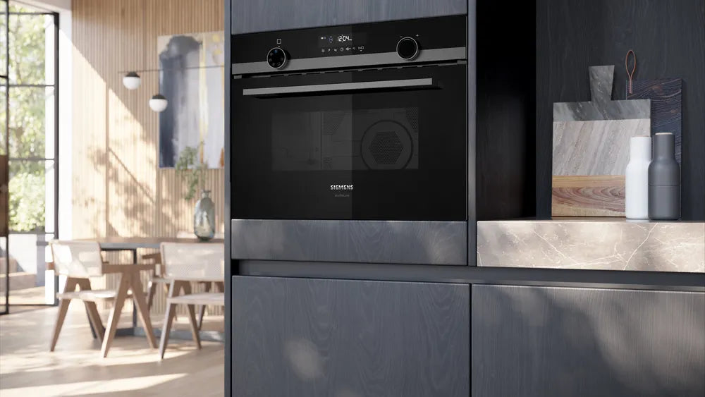 Integreret mikrobølgeovn med varmluft 60 x 45 cm i sort - Siemens iQ500 - CM485AGB1B