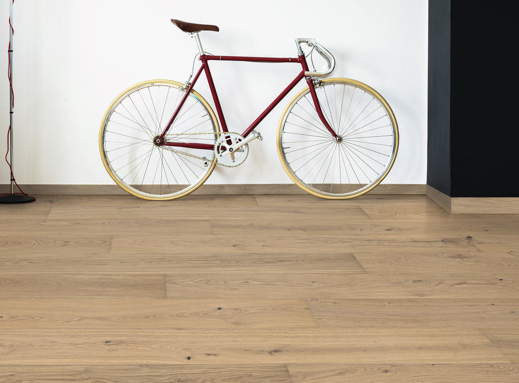 Haro Plank Plaza 240 4V Eg lysehvid Markant børstet 541854