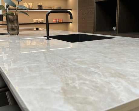Arga (X-gloss) Dekton bordplade på mål