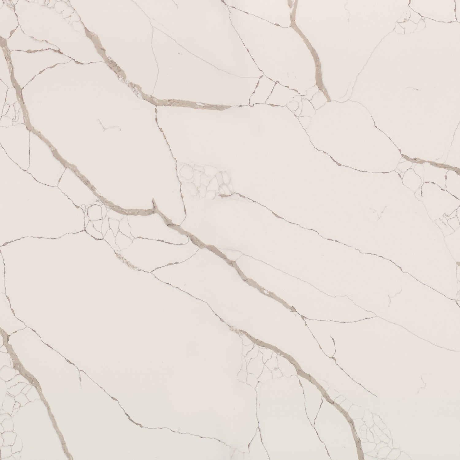 Crystal Calacatta Silva Komposit Technistone bordplade på mål med poleret overflade