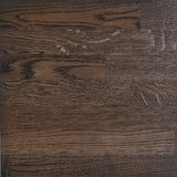 Eg sort oliering bordplade på mål