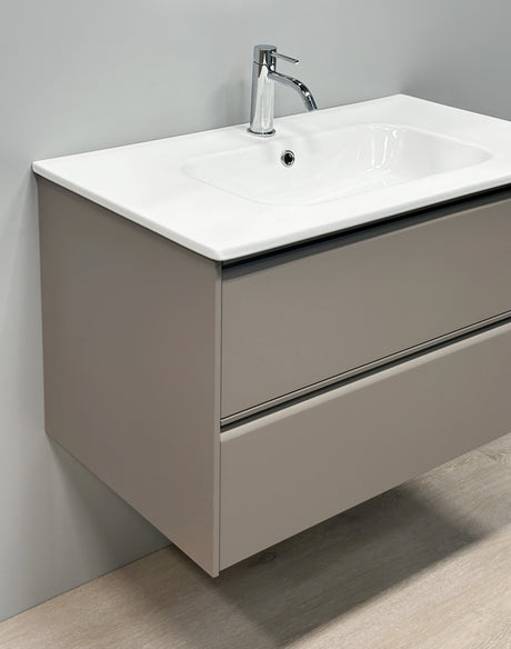 Nordskab badbordplade i Solid Surface - bredde 121 cm x dybde 46 cm med hanehul