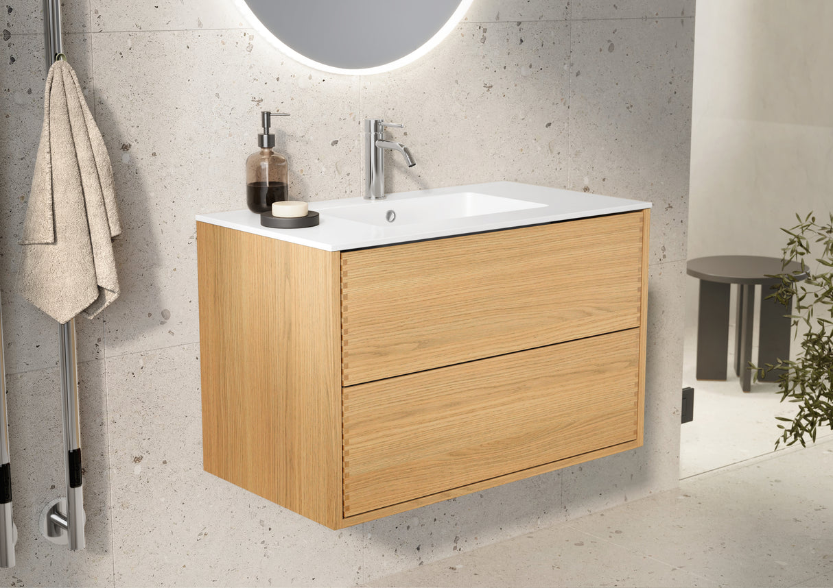 Nordic Handcrafted 60 cm snedker vaskeskab. Lakeret Natural oak med fingertappede massive egetræsskuffer.