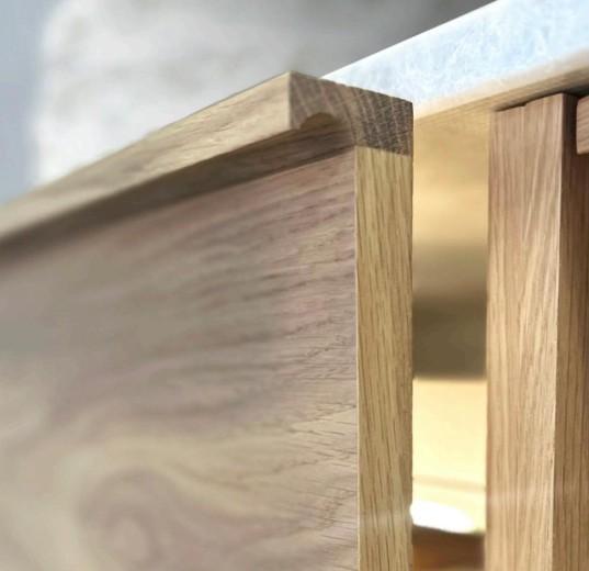 Skara 60, 80 eller 100 cm bredt underskab i lys egefiner med massiv greb