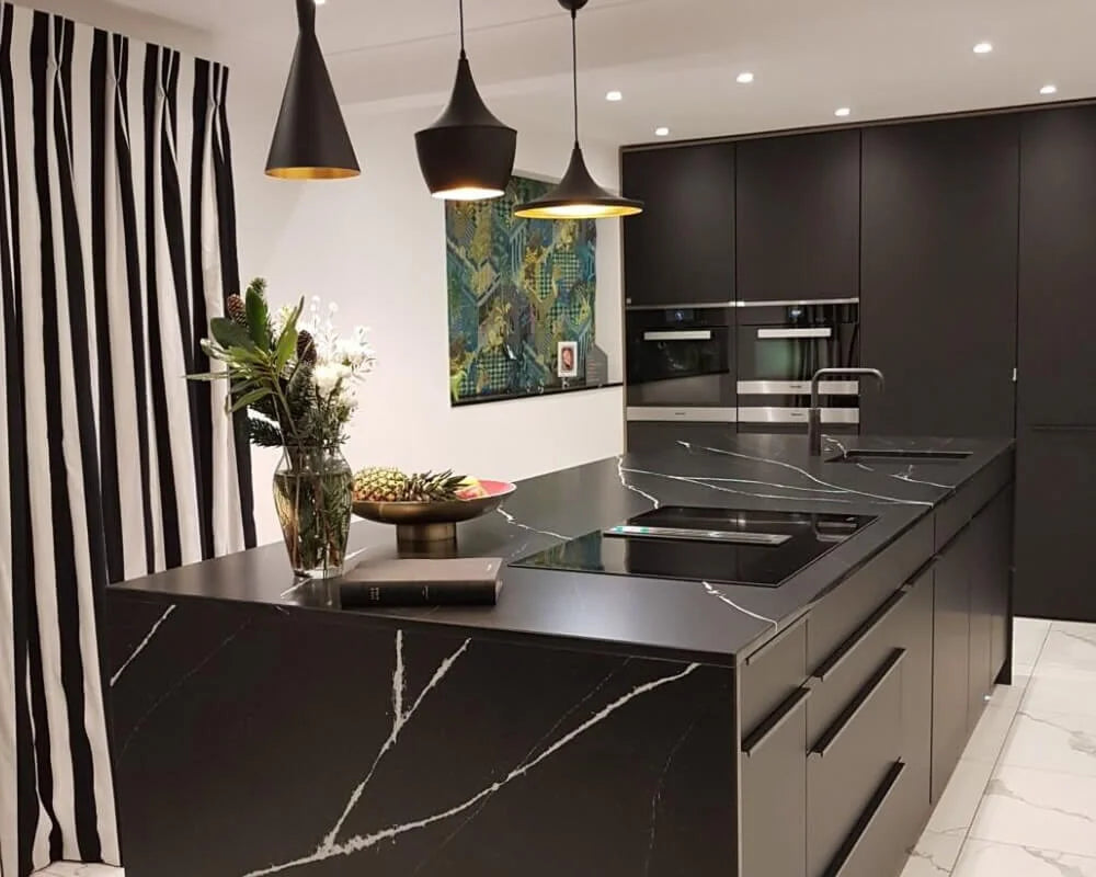 Marquina Mat Komposit bordplade på mål