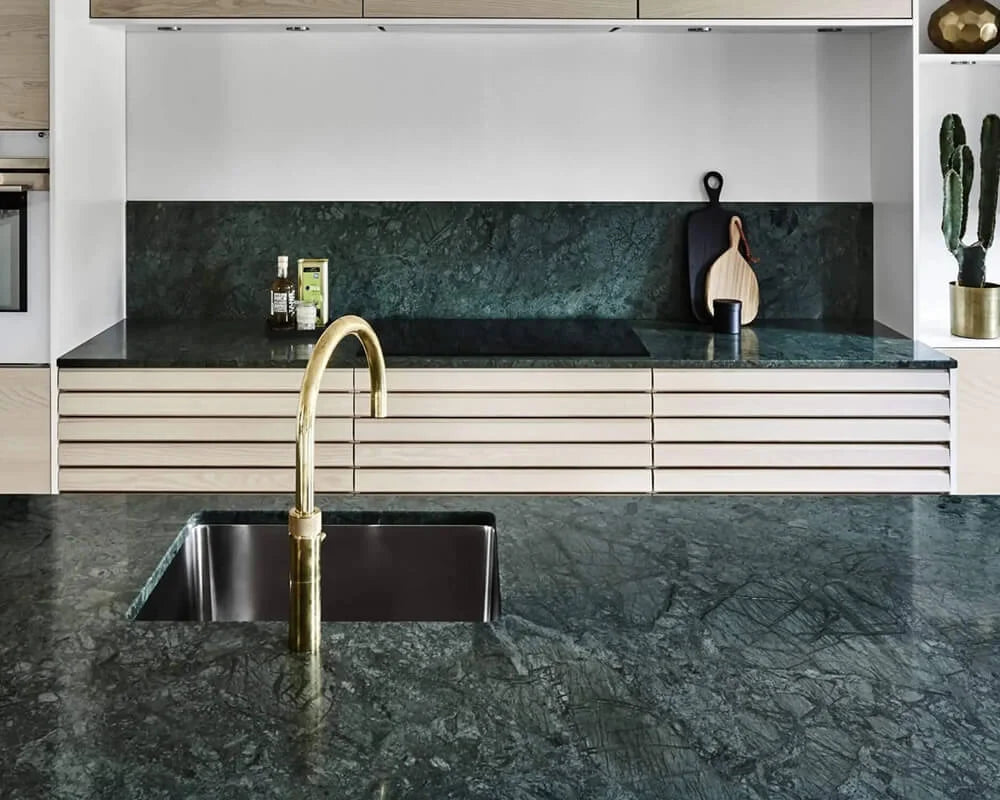 Verde Guatemala Marmor bordplade på mål