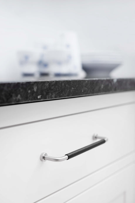 Furnipart  Lounge Greb Læder sort/silkeslebet 160