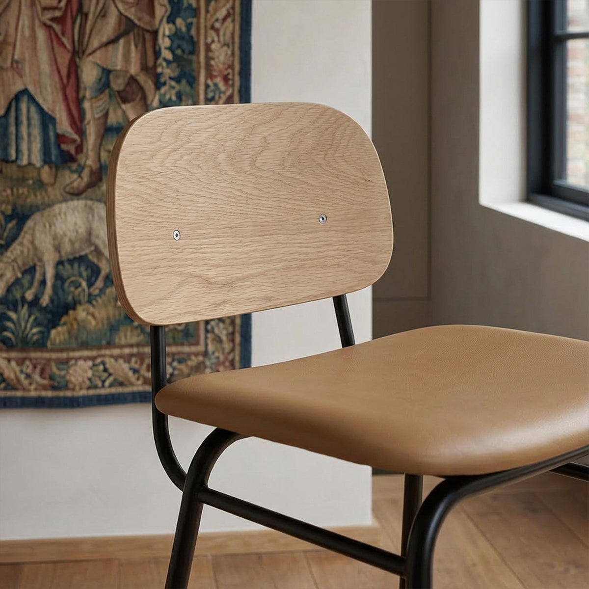 Frame Bar Stool - With backrest and Terra Safari leather - 73 cm.
