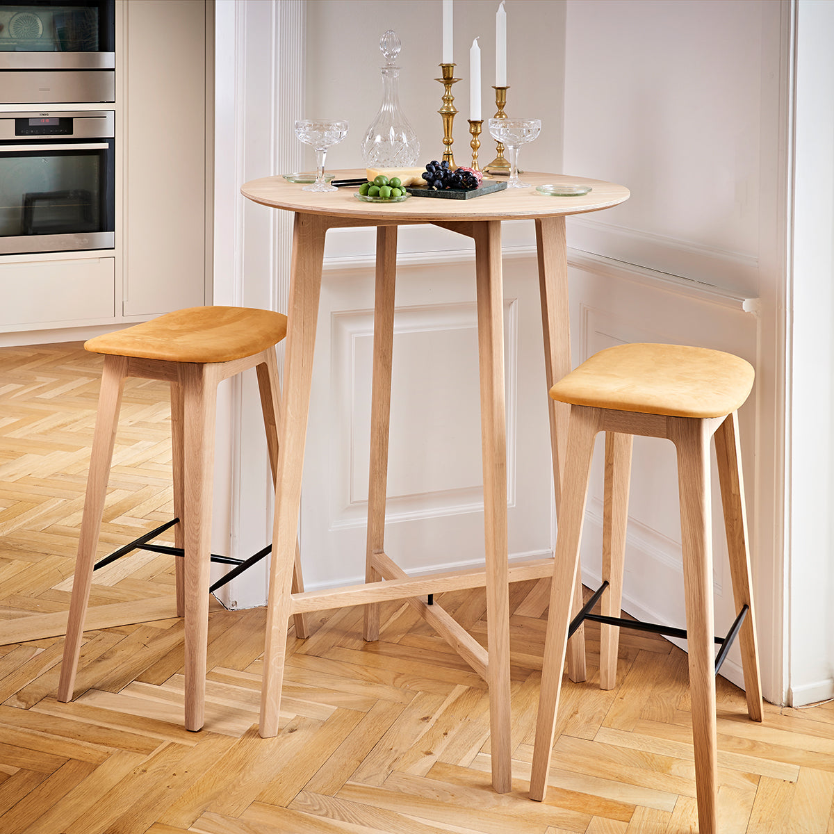 Nordic Bar Stool - Oak - Luna Sandstone - 68 cm