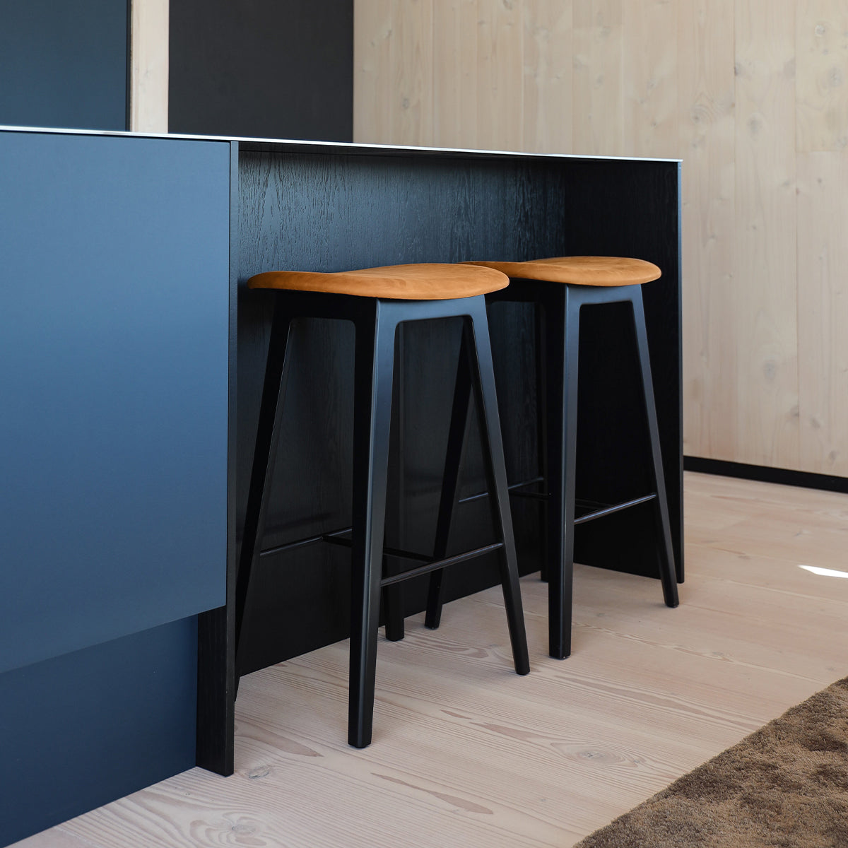 Nordic Bar Stool - Black Stained Oak - Luna Sandstone - 68 cm
