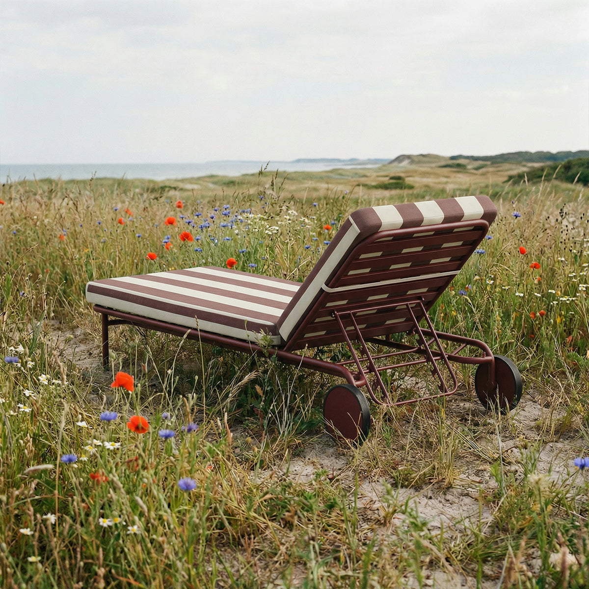 Mollis Sunbed - Renesse Chestnut